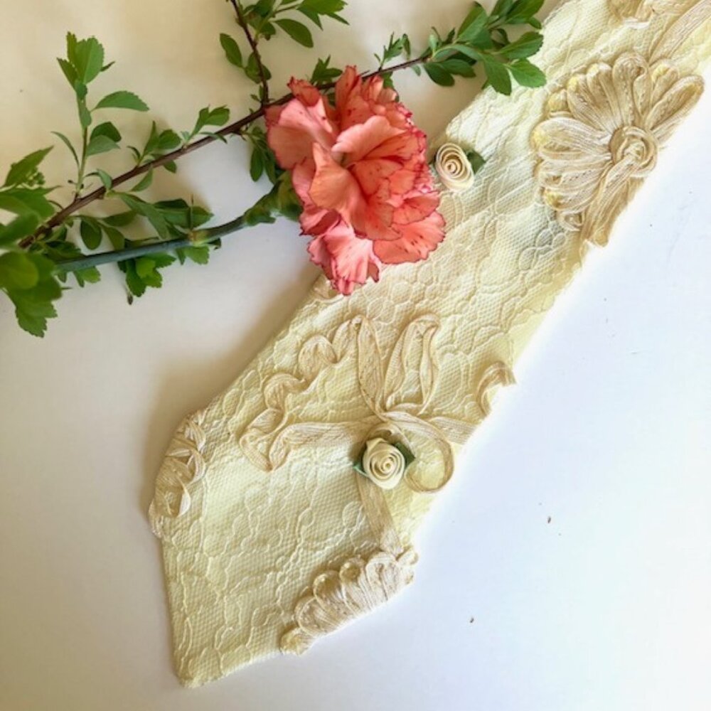 Lovely Lace Tie with appliques and roses in a soft romantic antique white color.